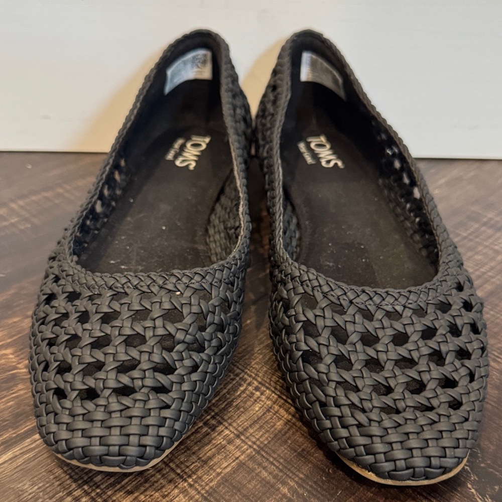 TOMS Brielle Women's Black Woven Flats